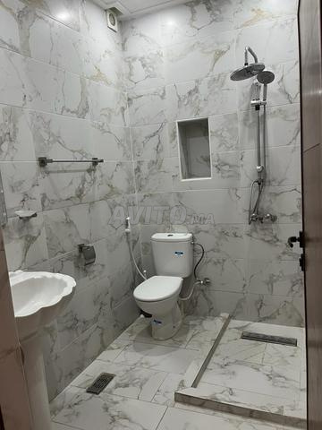 استوديو معزول أمام البحر في عمارة هادئة - 2