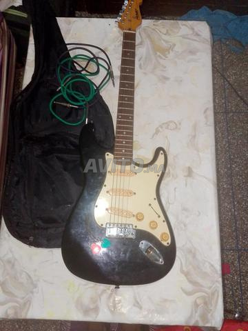 Guitare avec batterie et sonorisation - 2