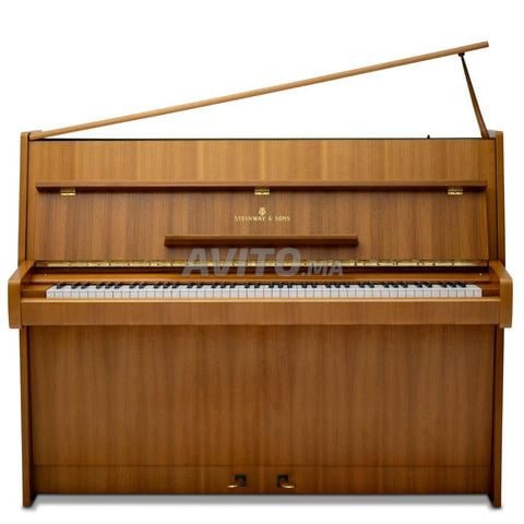 Piano STEINWAY