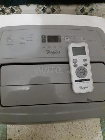 مكيف هواء متنقل من Whirlpool بحالة جيدة جداً. - 2