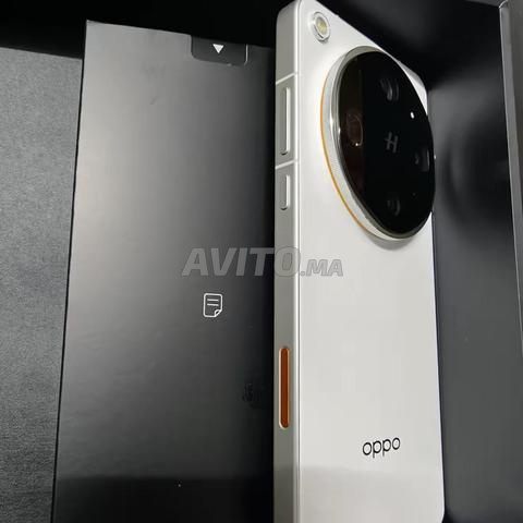 Oppo Find x9 Ultra couleur 12/512 orange et blanc