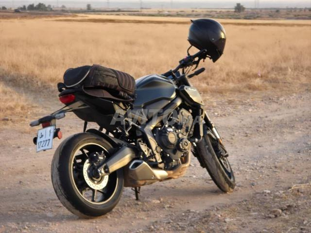 هوندا CB650R كاملة سوداء