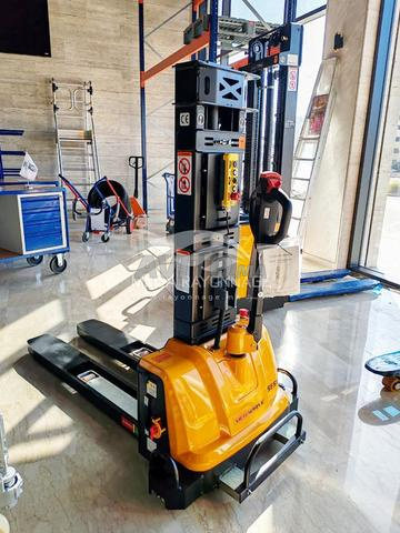 Gerbeur Électrique Auto-Élévateur – SES12