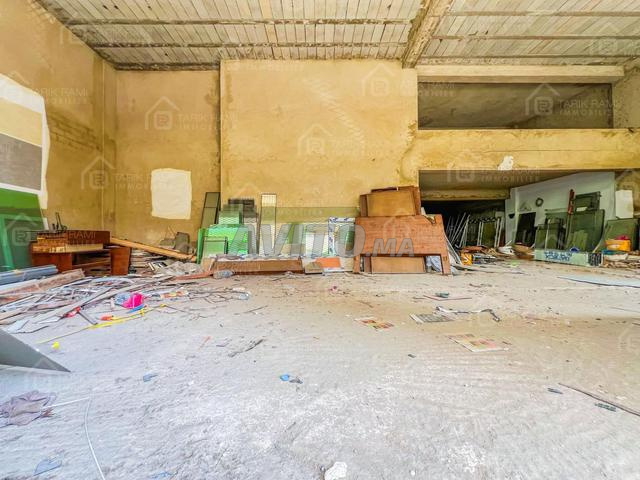 Local à louer de 219m² à Quartier Administratif - 2