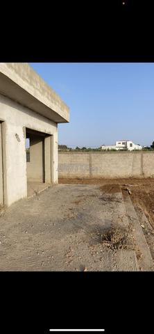 Villa sur terrain de 2500 m2 - 2