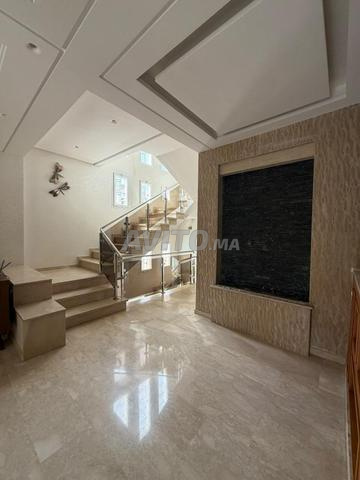 Superbe Villa Meublée avec Piscine à Louer - 2