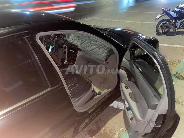 • Mercedes-Benz Classe E 220 Modèle 2004