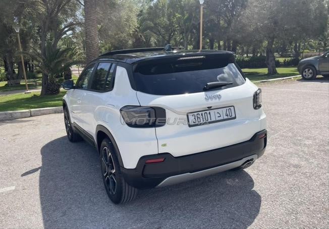 À VENDRE JEEP AVENGER HYBRIDE 