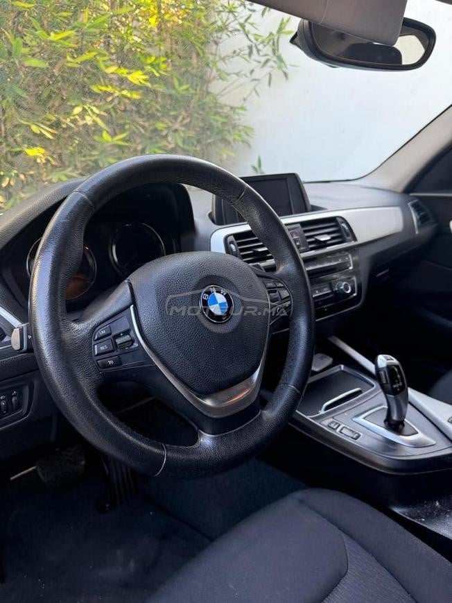 BMW SERIE 1 2018 très bon état 