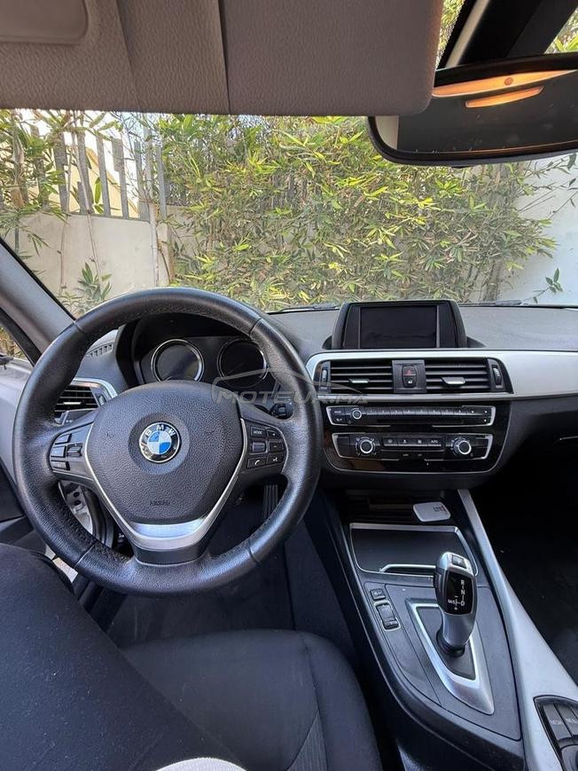 BMW SERIE 1 2018 très bon état 
