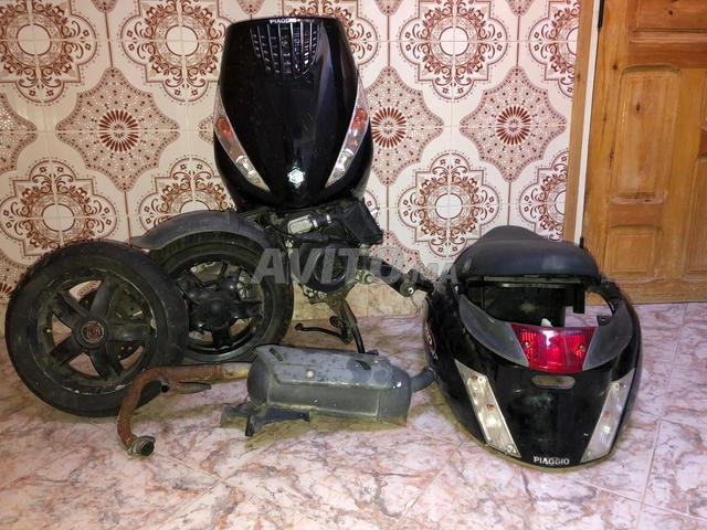 سكوتر بيaggio 49 سيارة سحاب - 2