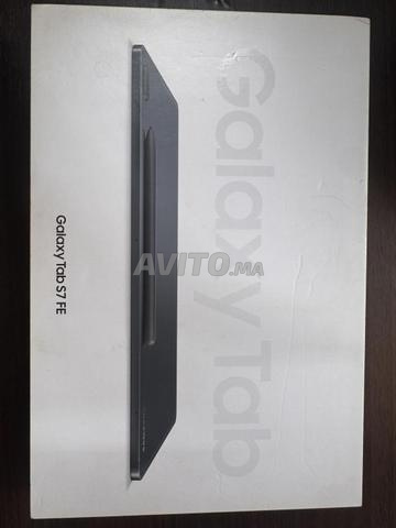 Tablette Samsung S7 FE avec une petite fissure sur l'écran - 2