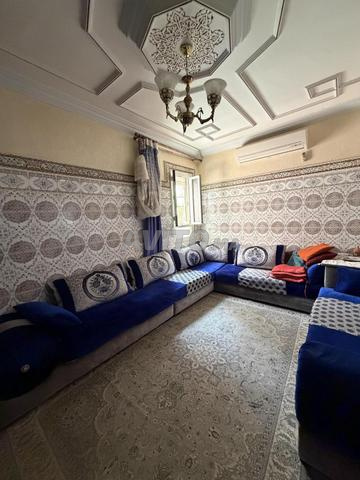Salon entièrement équipé à vendre avec tapis - 2