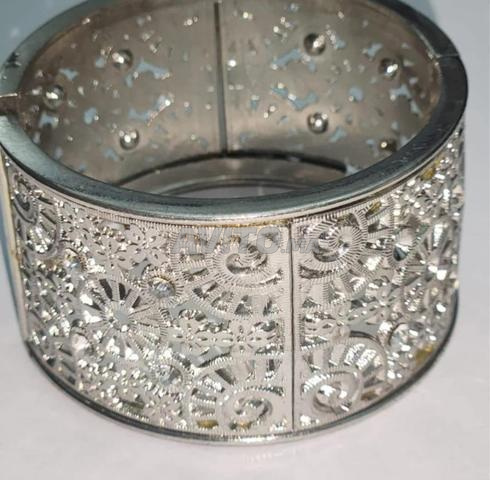 Bracelets et Manchettes Variés - 2