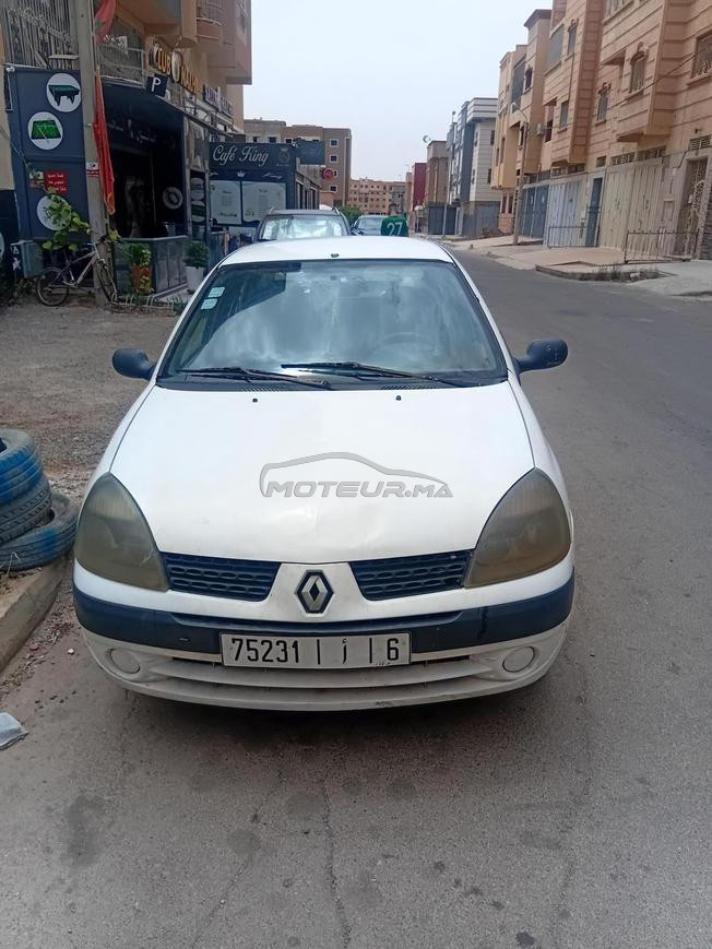 Renault Clio Essence Manuelle 2002 à Khouribga
