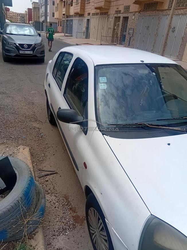 Renault Clio Essence Manuelle 2002 à Khouribga
