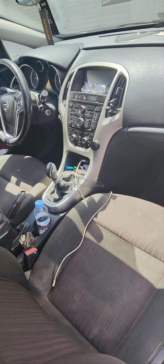 Opel Astra Essence Manuelle 2011 à Casablanca