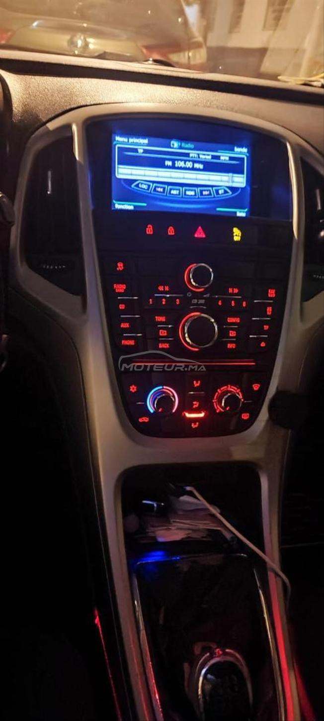 Opel Astra Essence Manuelle 2011 à Casablanca