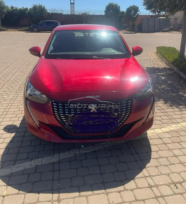 Peugeot 208 automatique modele 2021 tres bon etat