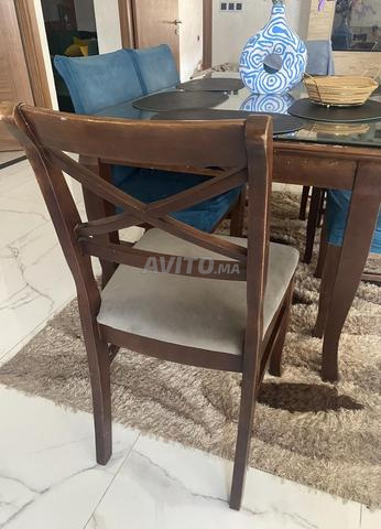 Table à manger en bois avec 6 chaises - 2