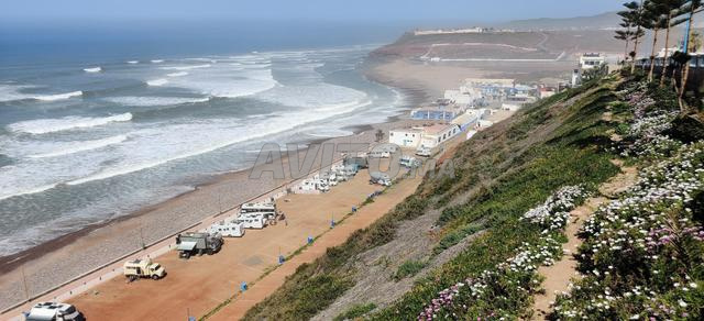 Terrain immeuble commerce 3 étages coin Sidi Ifni
