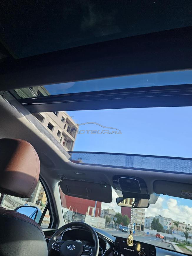 السيارة باقي جديدة مليحة شي واحد كساب مرحبا به