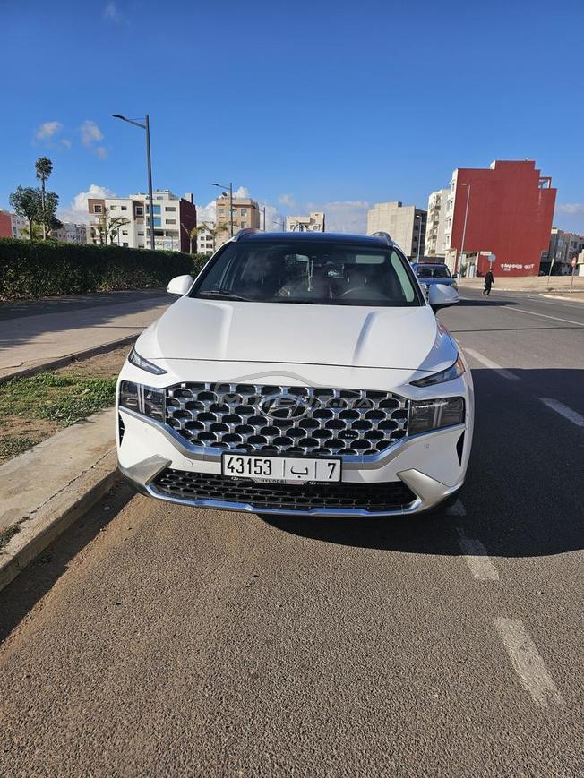 السيارة باقي جديدة مليحة شي واحد كساب مرحبا به