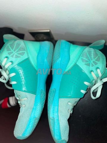 Chaussures de basketball originales taille 43 - 2