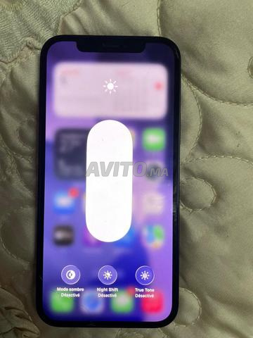 iPhone 12 normal 128Go batterie 84% encore neuf - 2