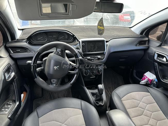 peugeot 208 white edition