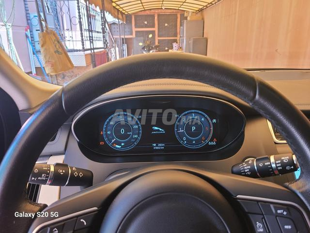 Voiture en très bon état, première main