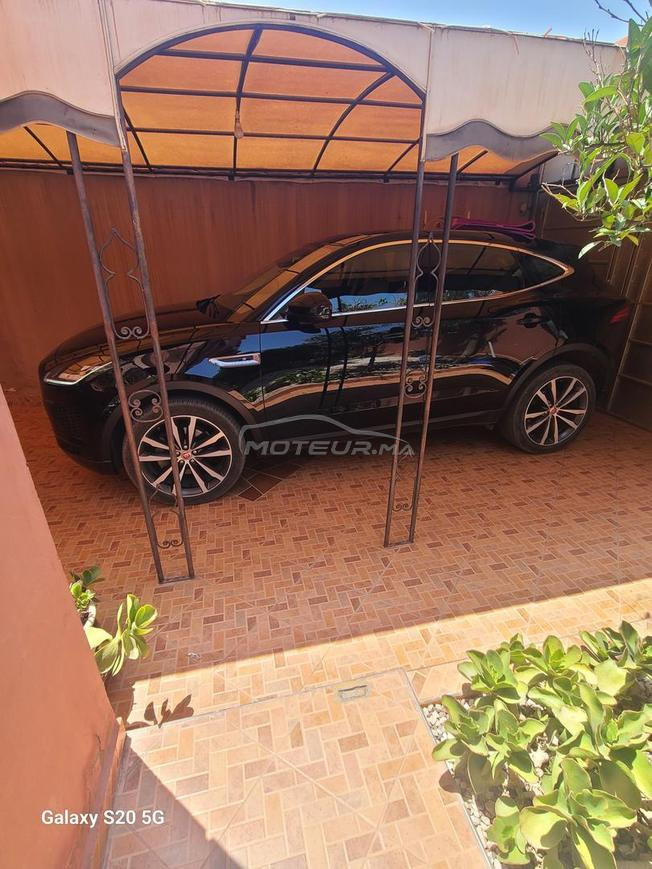 voiture en très bon état  première main 