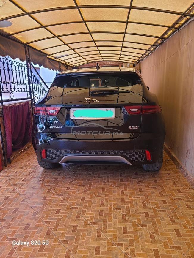 voiture en très bon état  première main 