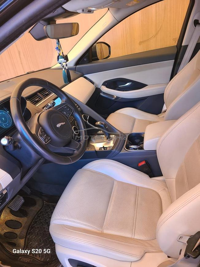 voiture en très bon état  première main 