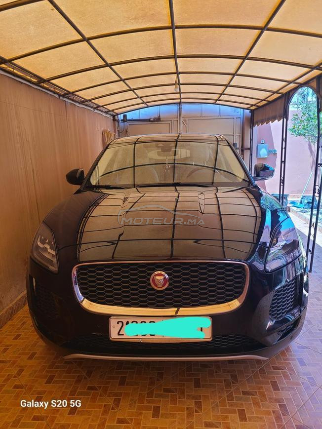 voiture en très bon état  première main 