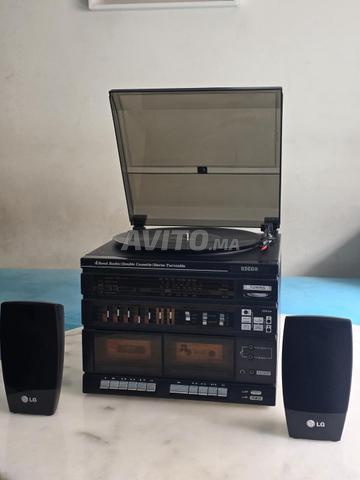 Tourne-disque et radio et cassette