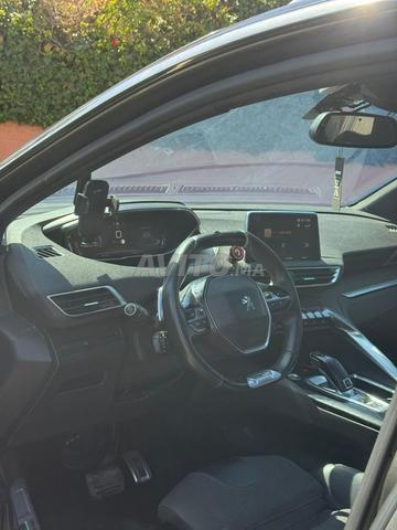Voiture Peugeot 3008 - 2