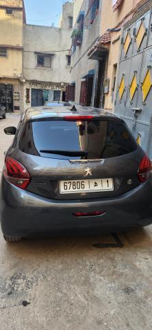 PEUGEOT 208 DIESEL 6CV MODÈLE 2017 TOUT OPTIONS - 2