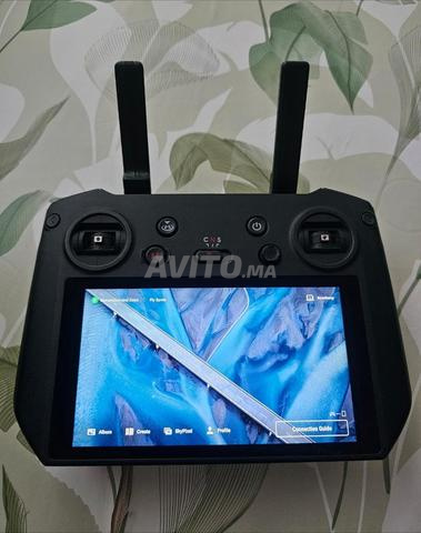 وحدة تحكم DJI RC Pro جديدة