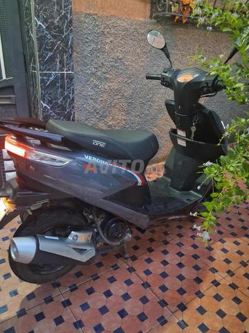 Scooter Verona modèle 2026 neuf 7 mois 3900 kilomètres