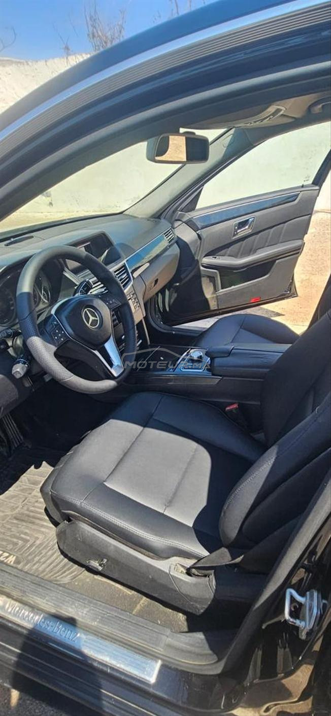 E250 model 2013 automatic trs bon état 