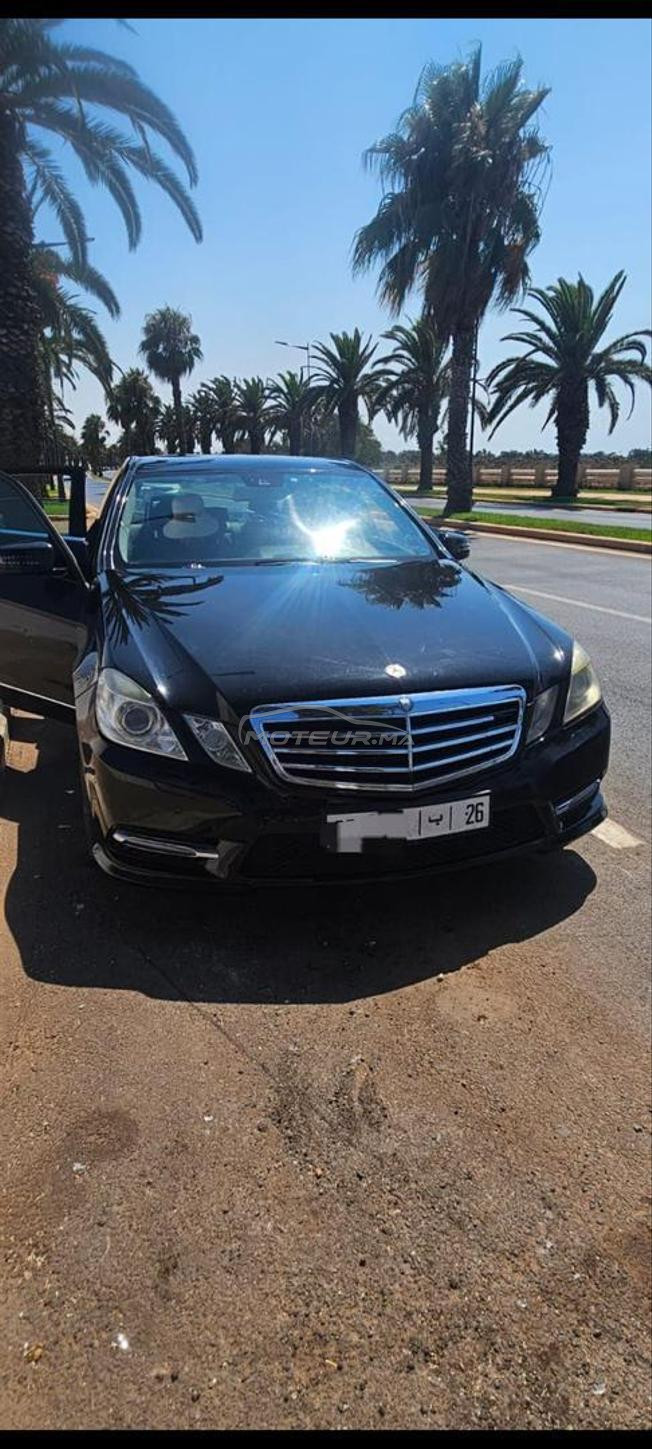 E250 model 2013 automatic trs bon état 