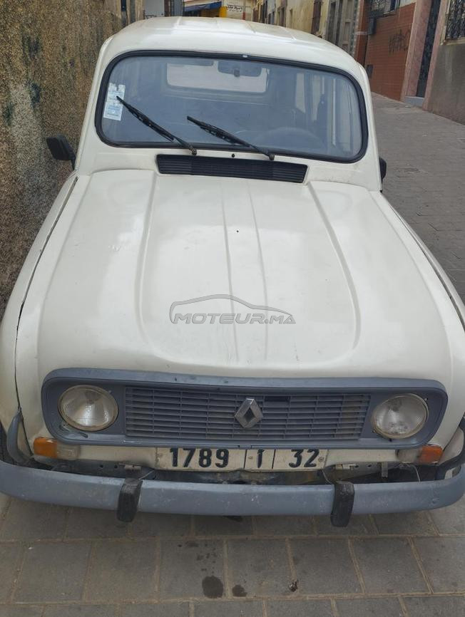 Renault R4 Essence Manuelle 1991 à Essaouira