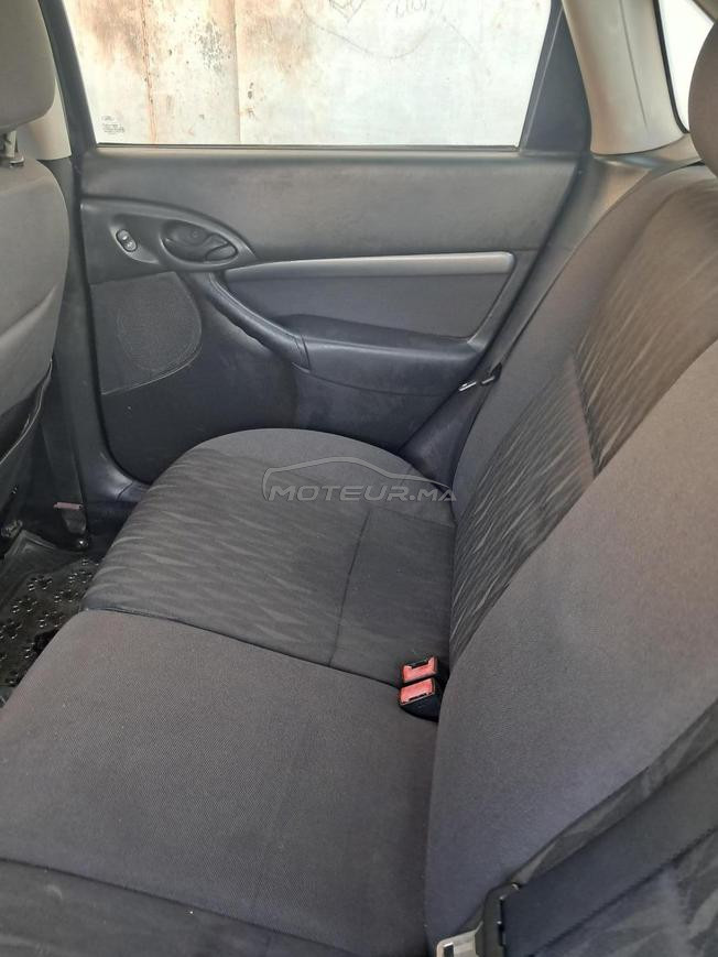belle voiture economique robuste et conforte