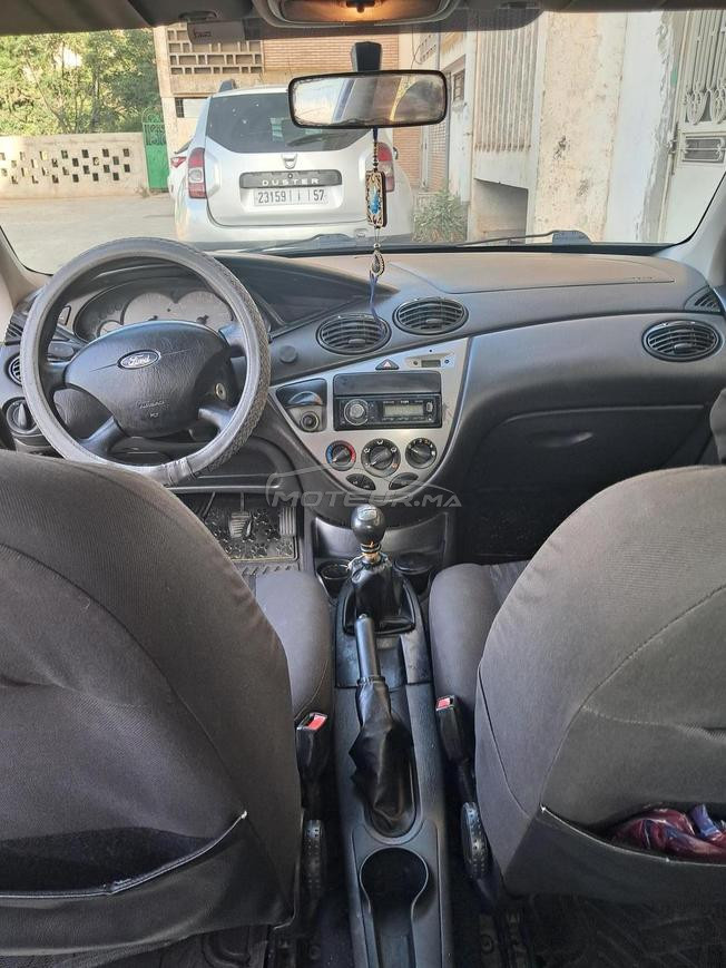 belle voiture economique robuste et conforte