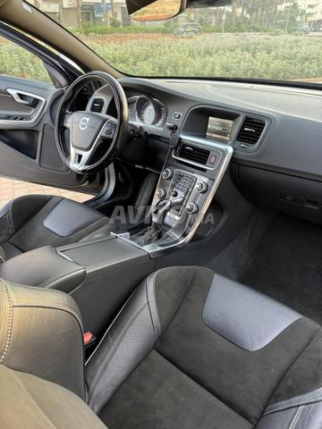 فولفو S60 D2 R ديزاين محرك 2 لتر موديل 2018 - 2
