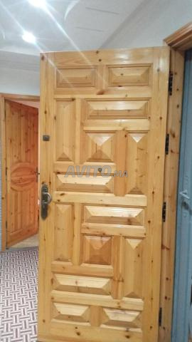 Porte en bois avec accessoires - 2