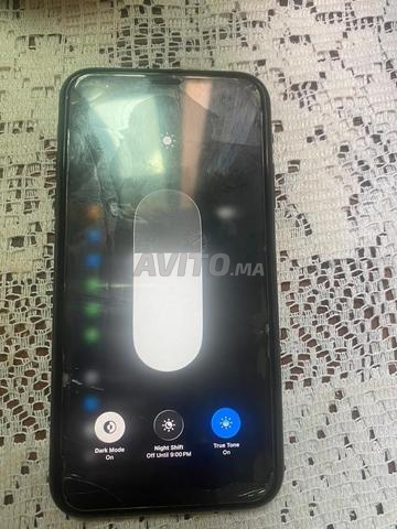 iPhone 11 propre ou batterie d'origine.