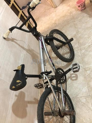 دراجة BMX نظيفة، كل شيء يعمل، مرحبا بمن يريدها - 2