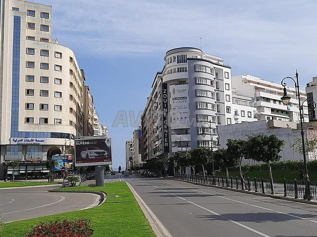 مكتب للإيجار 170 متر مربع بوسط مدينة طنجة
